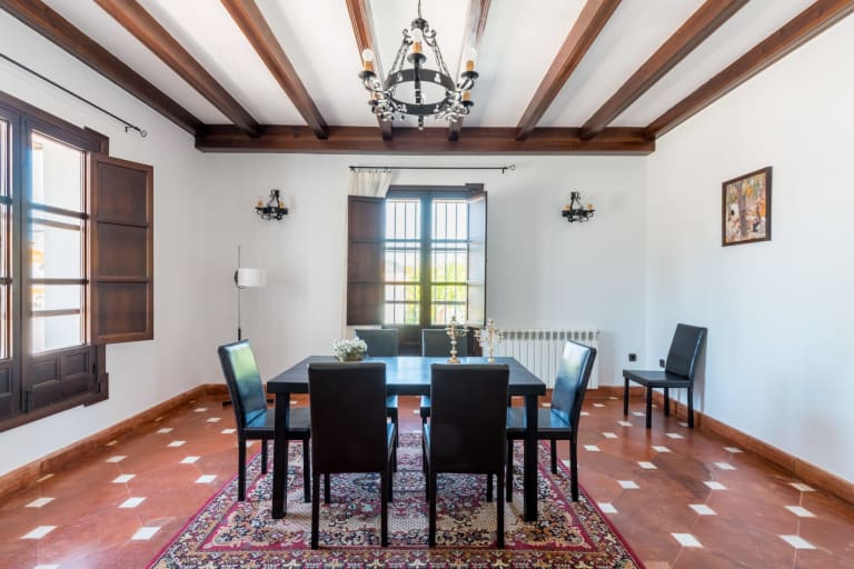 comedor del cortijo de caza en Sevilla